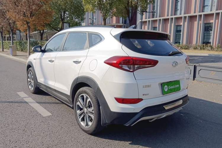 Used Hyundai Tucson 2015 1.6T Dual-Clutch Four-Wheel Drive Flagship Model Exterior 5