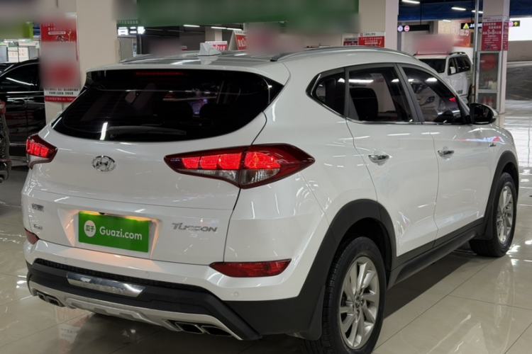 Used Hyundai Tucson 2015 1.6T Dual-Clutch Two-Wheel-Drive Smart Model Exterior 5