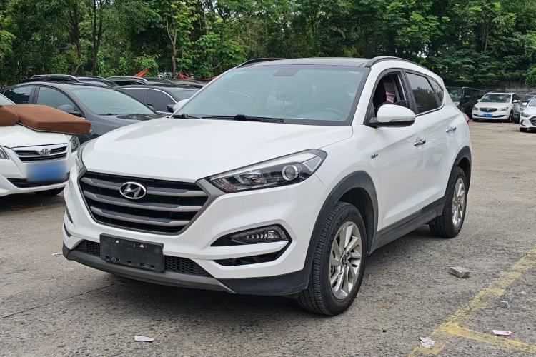 Used Hyundai Tucson 2015 1.6T Dual-Clutch Two-Wheel-Drive Smart Model Exterior 6