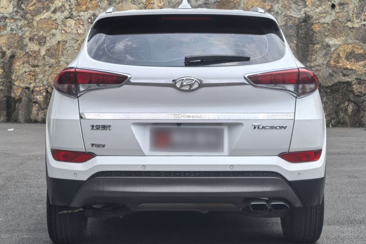 Used Hyundai Tucson 2015 1.6T Dual-Clutch Two-Wheel-Drive Smart Model Exterior 6