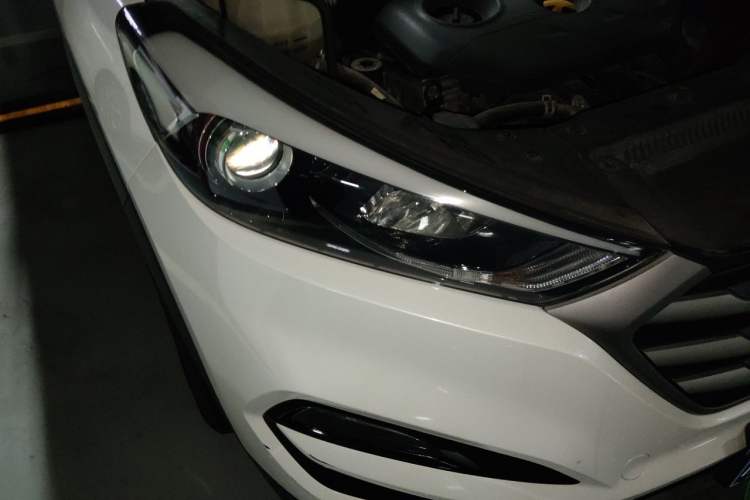 Used Hyundai Tucson 2015 2.0L Automatic Two-Wheel Drive Smart Version Exterior 6
