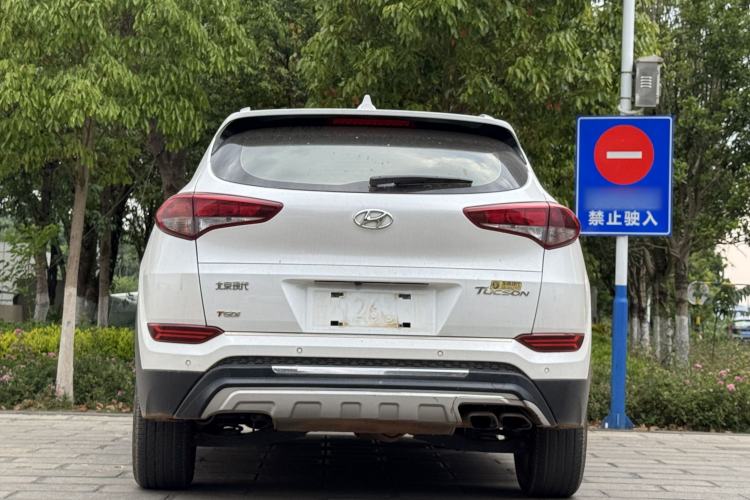 Used Hyundai Tucson 2015 1.6T Dual-Clutch Two-Wheel-Drive Smart Model Exterior 6
