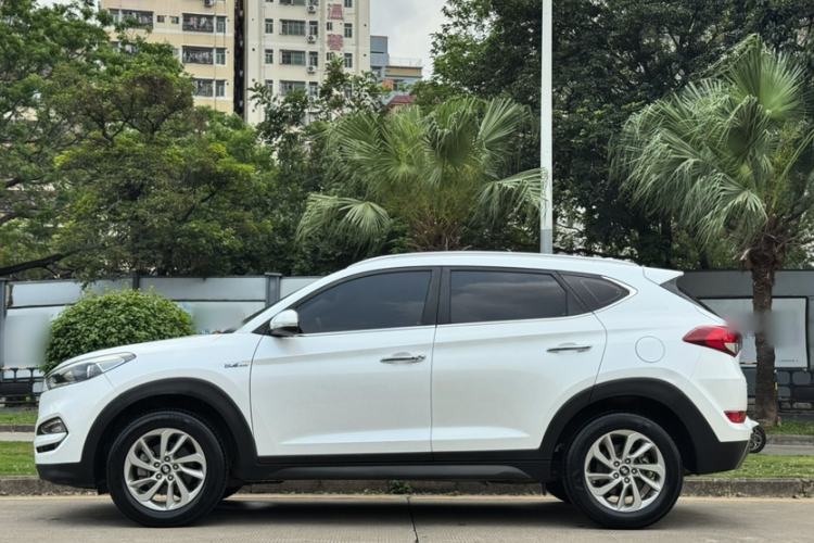 Used Hyundai Tucson 2015 1.6T Dual-Clutch Two-Wheel-Drive Smart Model Exterior 6
