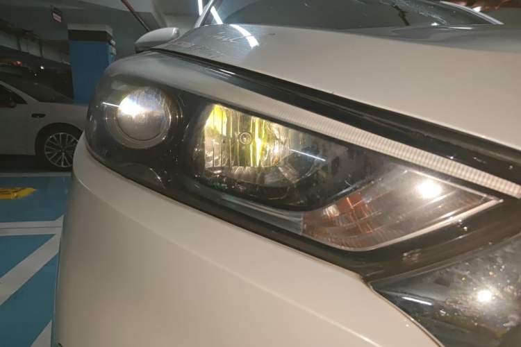 Used Hyundai Tucson 2015 1.6T Dual-Clutch Two-Wheel-Drive Leading Model Exterior 6