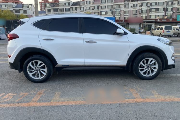 Used Hyundai Tucson 2015 1.6T Dual-Clutch Two-Wheel-Drive Smart Model Exterior 7