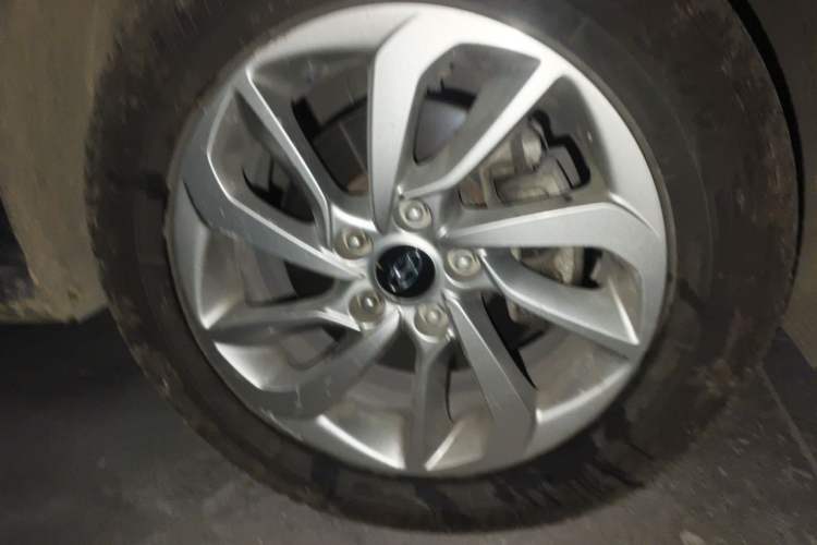 Used Hyundai Tucson 2015 1.6T Dual-Clutch Two-Wheel-Drive Smart Model Exterior 7