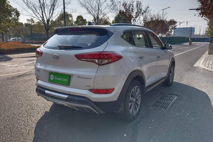 Used Hyundai Tucson 2015 1.6T Dual-Clutch Four-Wheel Drive Flagship Model Exterior 7