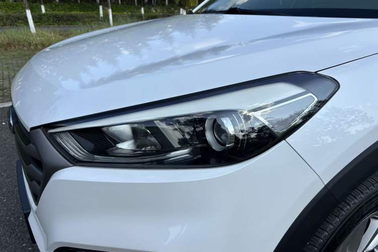 Used Hyundai Tucson 2015 1.6T Dual-Clutch Two-Wheel-Drive Smart Model Exterior 7