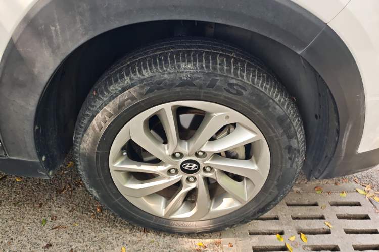 Used Hyundai Tucson 2015 1.6T Dual-Clutch Two-Wheel-Drive Smart Model Exterior 7