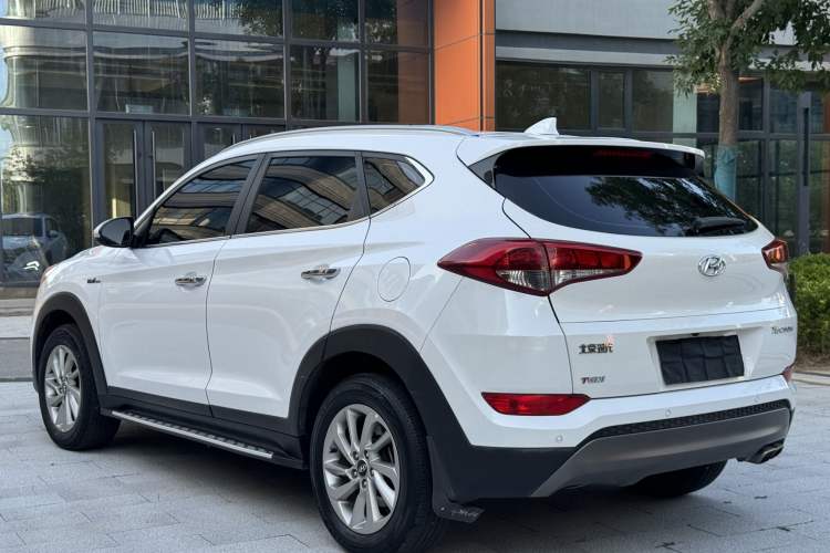 Used Hyundai Tucson 2015 1.6T Dual-Clutch Two-Wheel-Drive Smart Model Exterior 7