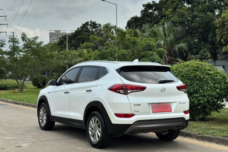 Used Hyundai Tucson 2015 1.6T Dual-Clutch Two-Wheel-Drive Smart Model Exterior 7