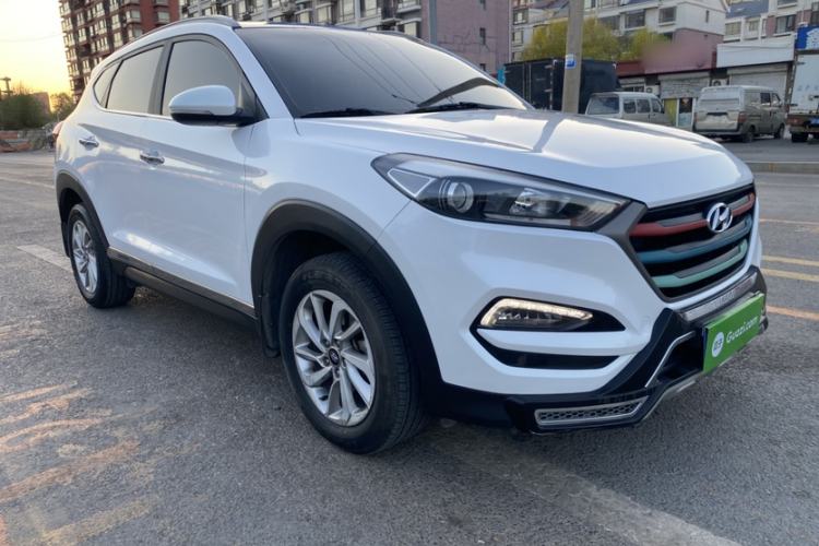 Used Hyundai Tucson 2015 1.6T Dual-Clutch Two-Wheel-Drive Smart Model Exterior 8