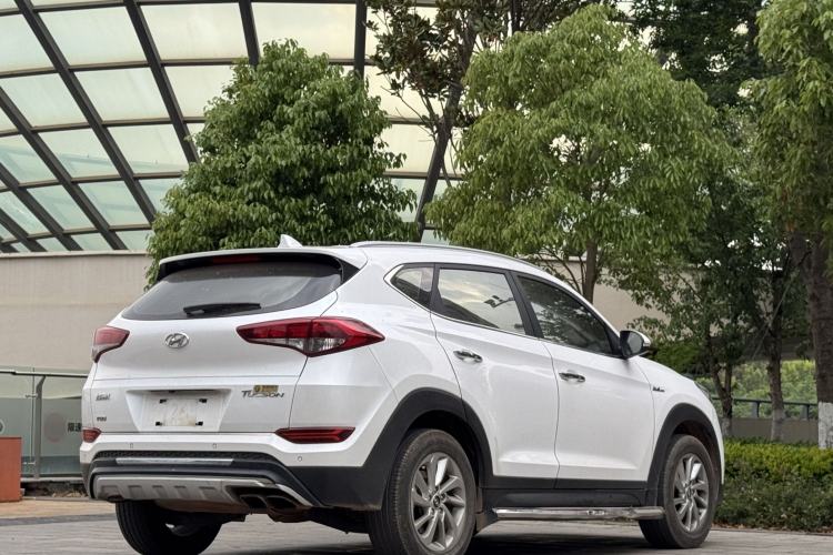Used Hyundai Tucson 2015 1.6T Dual-Clutch Two-Wheel-Drive Smart Model Exterior 8