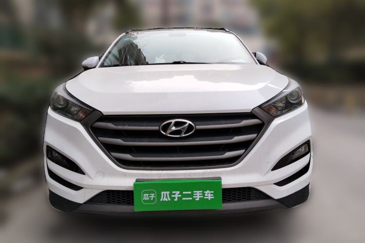Used Hyundai Tucson 2015 2.0L Automatic Two-Wheel Drive Smart Version Front