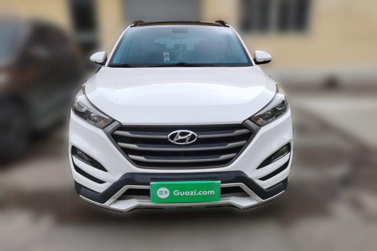 Used Hyundai Tucson 2015 2.0L Automatic Two-Wheel Drive Smart Version Front