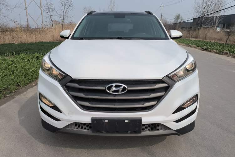 Used Hyundai Tucson 2015 1.6T Dual-Clutch Two-Wheel-Drive Leading Model Front