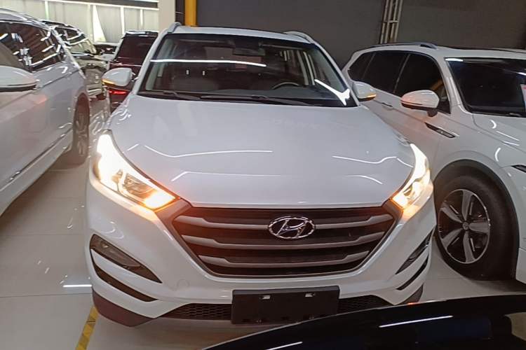 Used Hyundai Tucson 2015 1.6T Dual-Clutch Two-Wheel-Drive Smart Model Front