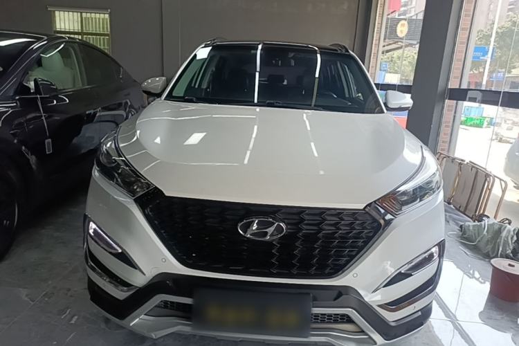 Used Hyundai Tucson 2015 1.6T Dual-Clutch Two-Wheel-Drive Leading Model Front