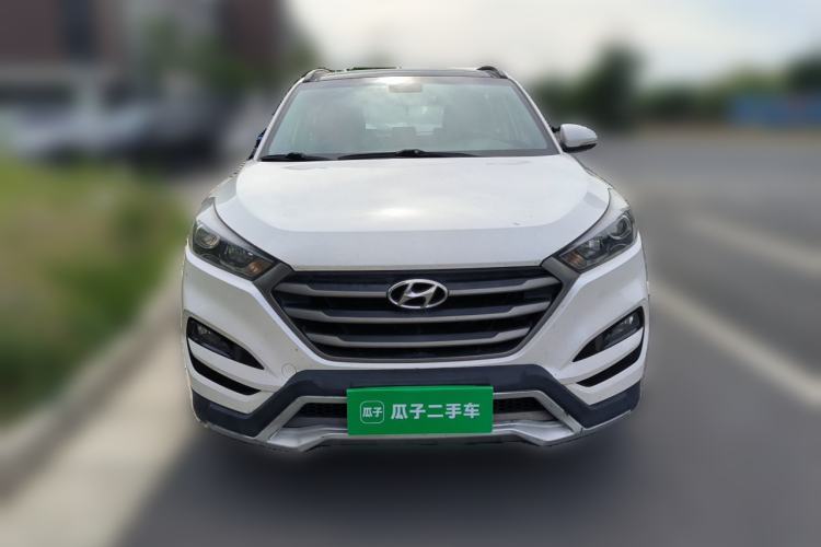Used Hyundai Tucson 2015 2.0L Automatic Two-Wheel Drive Smart Version Front