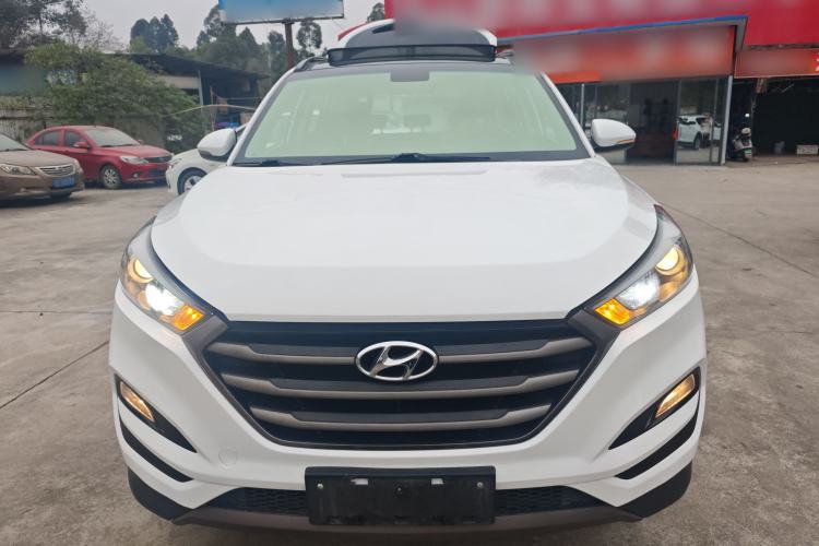 Used Hyundai Tucson 2015 2.0L Automatic Two-Wheel Drive Smart Version Front
