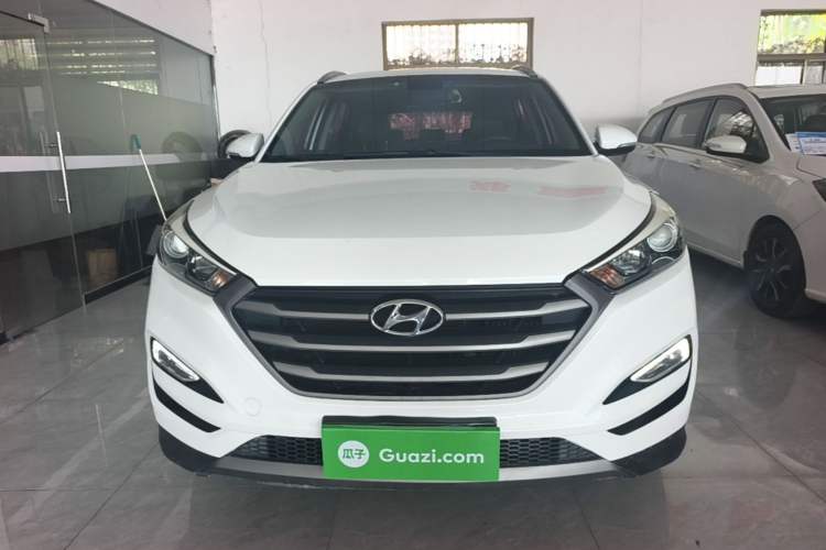 Used Hyundai Tucson 2015 1.6T Dual-Clutch Two-Wheel-Drive Smart Model Front