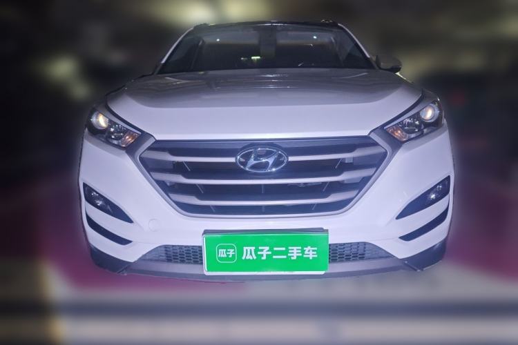 Used Hyundai Tucson 2015 2.0L Automatic Two-Wheel Drive Smart Version Front