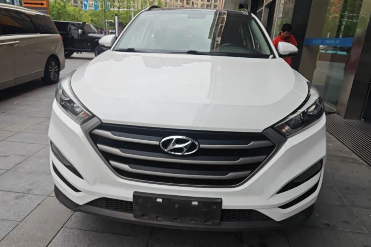 Used Hyundai Tucson 2015 1.6T Dual-Clutch Two-Wheel-Drive Smart Model Front