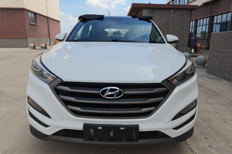 Used Hyundai Tucson 2015 1.6T Dual-Clutch Two-Wheel-Drive Smart Model Front