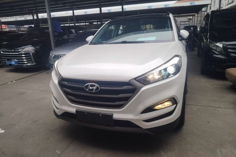 Used Hyundai Tucson 2015 1.6T Dual-Clutch Two-Wheel-Drive Smart Model Front