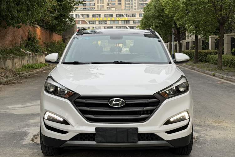 Used Hyundai Tucson 2015 1.6T Dual-Clutch Two-Wheel-Drive Smart Model Front