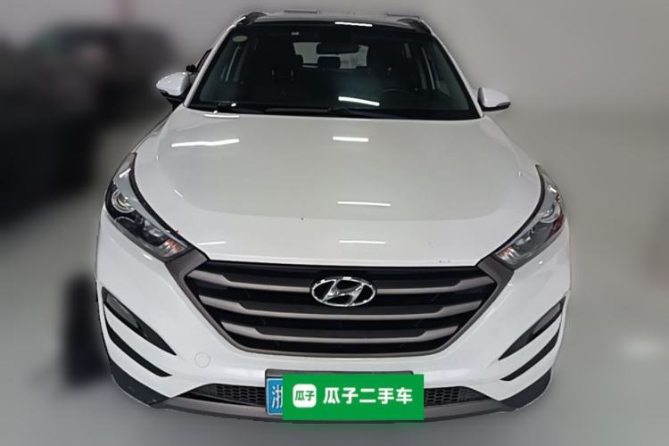 Used Hyundai Tucson 2015 2.0L Automatic Two-Wheel Drive Smart Version Front
