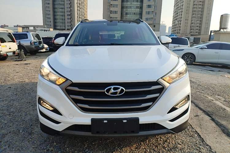Used Hyundai Tucson 2015 1.6T Dual-Clutch Two-Wheel-Drive Smart Model Front