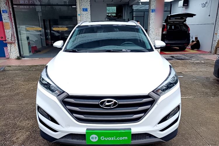 Used Hyundai Tucson 2015 2.0L Automatic Two-Wheel Drive Smart Version Front