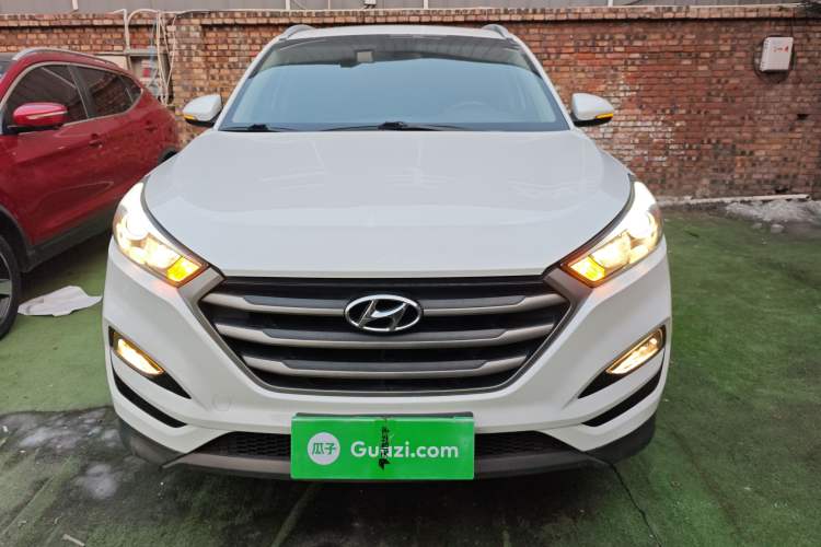 Used Hyundai Tucson 2015 1.6T Dual-Clutch Two-Wheel-Drive Smart Model Front