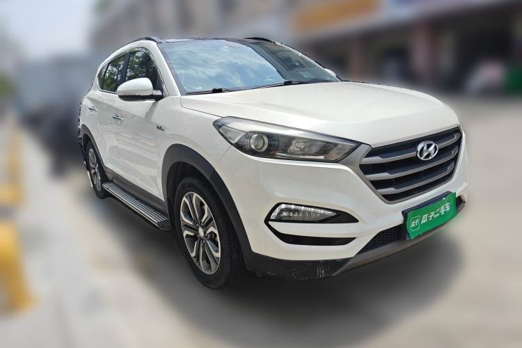 Used Hyundai Tucson 2015 1.6T Dual-Clutch Two-Wheel-Drive Leading Model Front Right 45 Deg