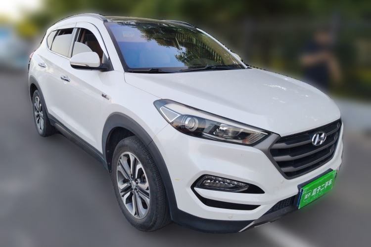 Used Hyundai Tucson 2015 1.6T Dual-Clutch Two-Wheel-Drive Leading Model Front Right 45 Deg