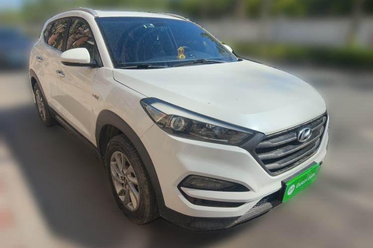 Used Hyundai Tucson 2015 1.6T Dual-Clutch Two-Wheel-Drive Smart Model Front Right 45 Deg