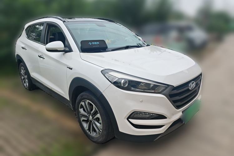 Used Hyundai Tucson 2015 1.6T Dual-Clutch Two-Wheel-Drive Leading Model Front Right 45 Deg