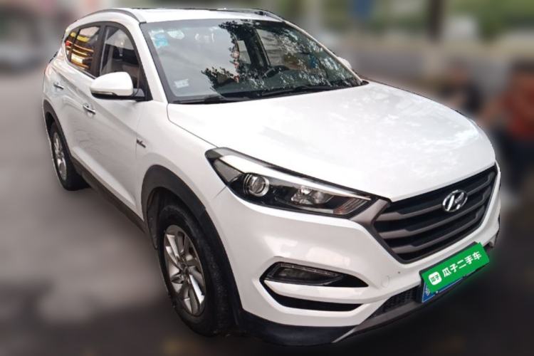 Used Hyundai Tucson 2015 1.6T Dual-Clutch Two-Wheel-Drive Smart Model Front Right 45 Deg