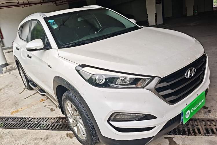 Used Hyundai Tucson 2015 1.6T Dual-Clutch Two-Wheel-Drive Smart Model Front Right 45 Deg