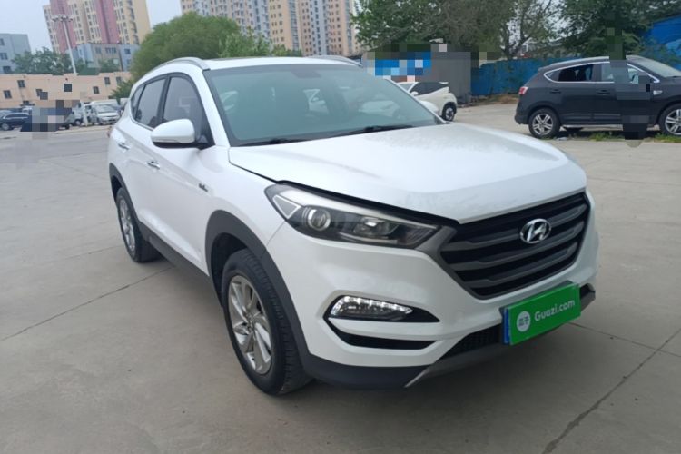 Used Hyundai Tucson 2015 1.6T Dual-Clutch Two-Wheel-Drive Smart Model Front Right 45 Deg