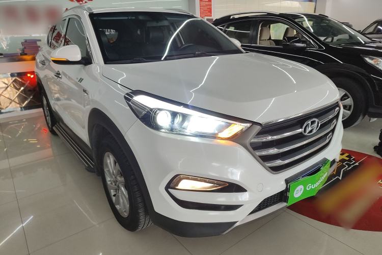 Used Hyundai Tucson 2015 1.6T Dual-Clutch Two-Wheel-Drive Smart Model Front Right 45 Deg
