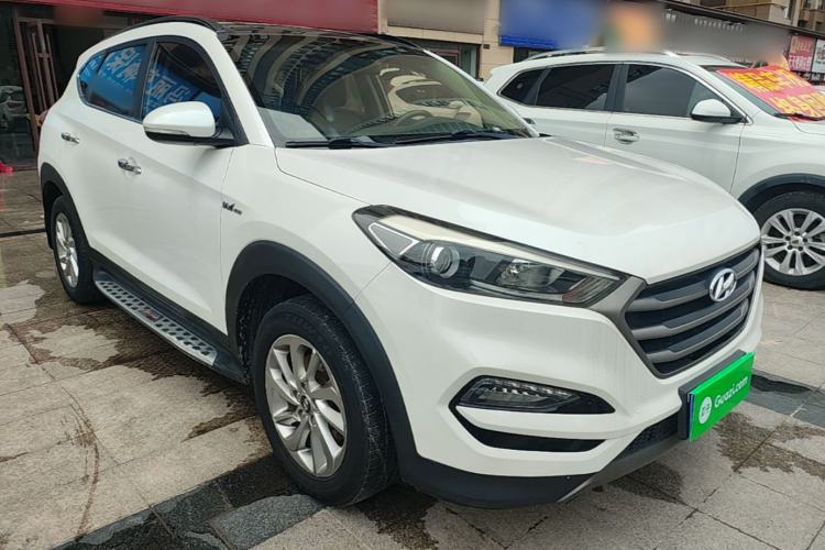 Used Hyundai Tucson 2015 1.6T Dual-Clutch Two-Wheel-Drive Smart Model Front Right 45 Deg