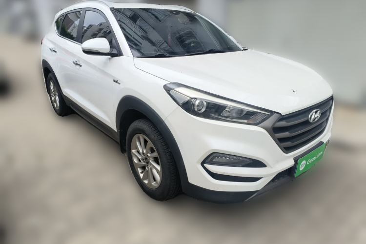 Used Hyundai Tucson 2015 1.6T Dual-Clutch Two-Wheel-Drive Smart Model Front Right 45 Deg
