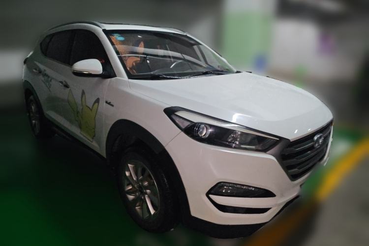 Used Hyundai Tucson 2015 1.6T Dual-Clutch Two-Wheel-Drive Smart Model Front Right 45 Deg