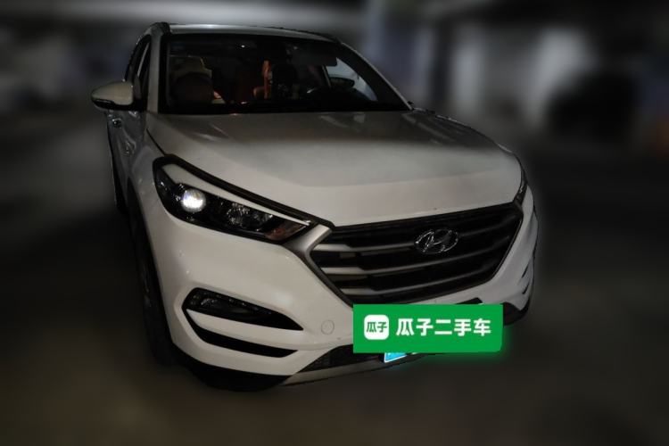 Used Hyundai Tucson 2015 1.6T Dual-Clutch Two-Wheel-Drive Smart Model Front Right 45 Deg