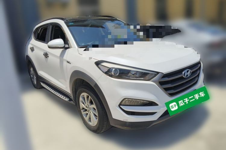 Used Hyundai Tucson 2015 1.6T Dual-Clutch Two-Wheel-Drive Smart Model Front Right 45 Deg
