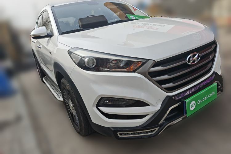 Used Hyundai Tucson 2015 1.6T Dual-Clutch Two-Wheel-Drive Smart Model Front Right 45 Deg