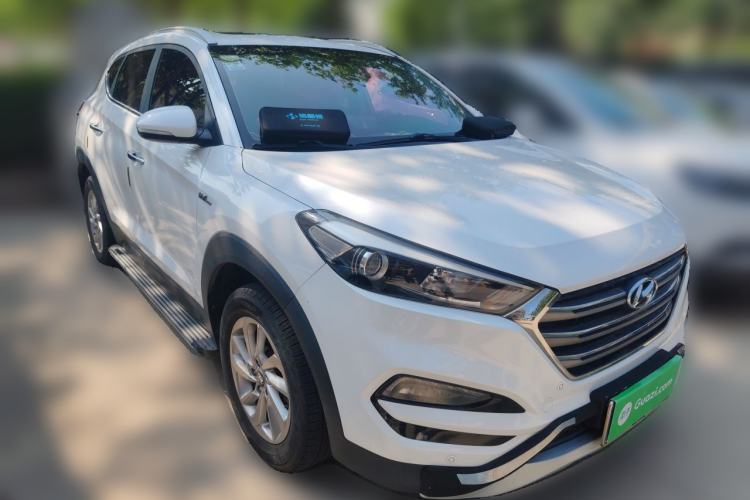 Used Hyundai Tucson 2015 1.6T Dual-Clutch Two-Wheel-Drive Smart Model Front Right 45 Deg