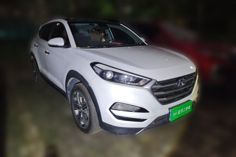 Used Hyundai Tucson 2015 1.6T Dual-Clutch Two-Wheel-Drive Leading Model Front Right 45 Deg